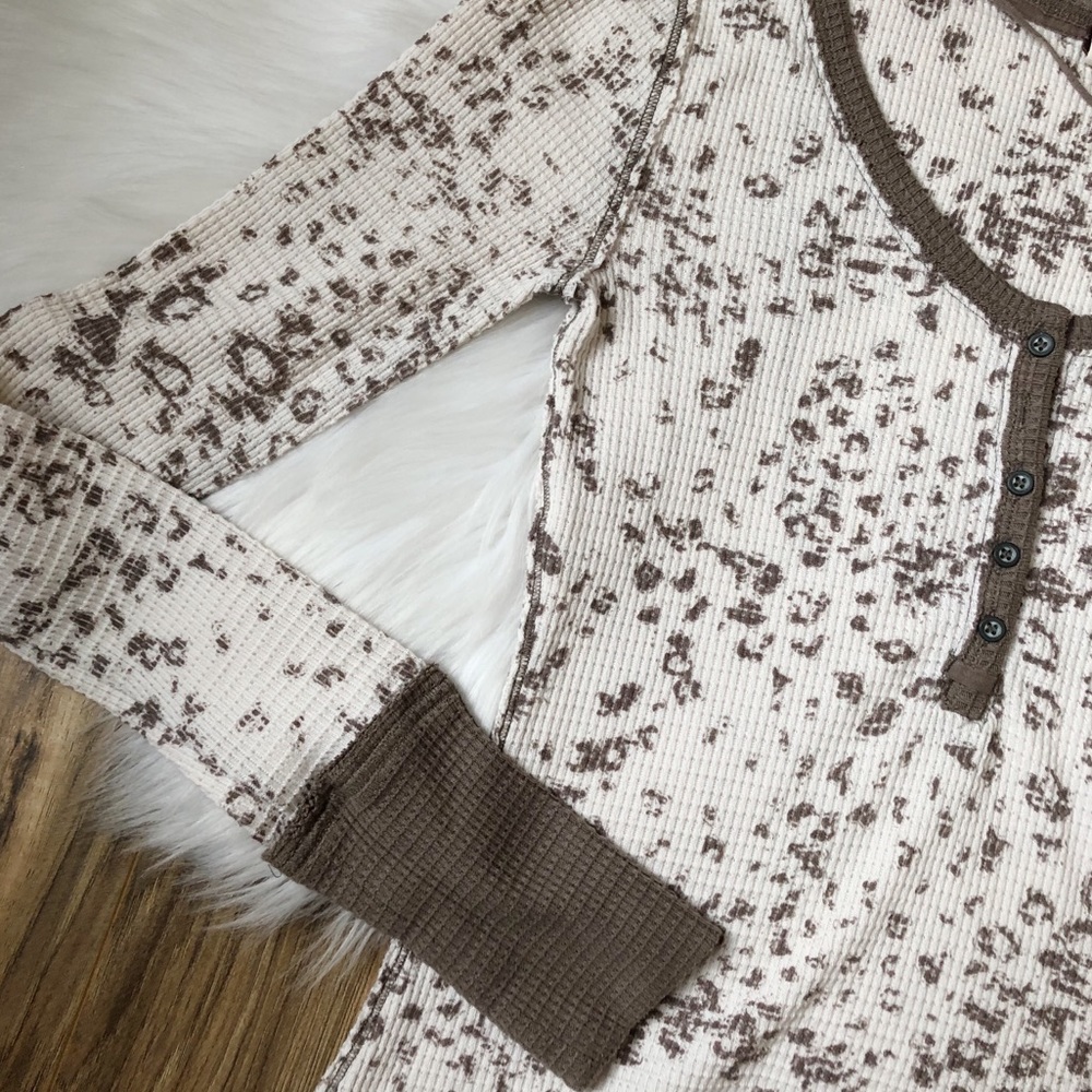 •SOLD• We The Free People Davis Mottled Henley - Picture 5 of 8